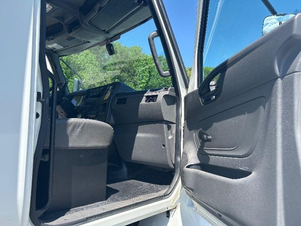 Medium Duty Box Truck-Light and Medium Duty Trucks-International-2021-MV607-Anderson-SC-187,412\n\t\tmiles-$ 55,500 - Image 20