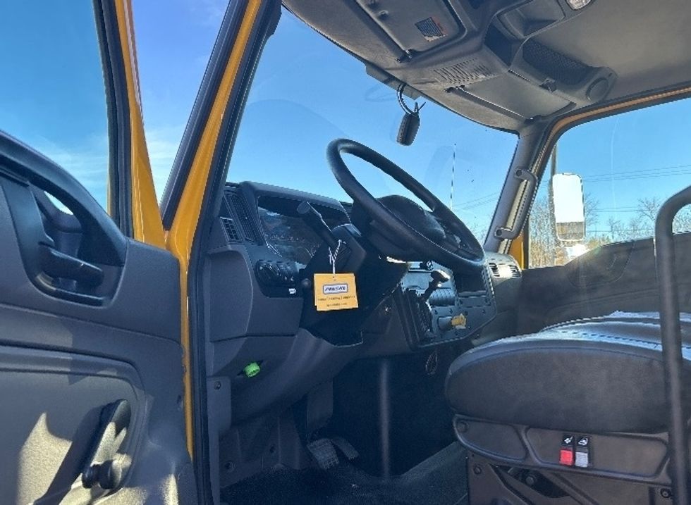 Medium Duty Box Truck-Light and Medium Duty Trucks-International-2021-MV607-Anderson-SC-223,333\n\t\tmiles-$ 38,750 - Image 15