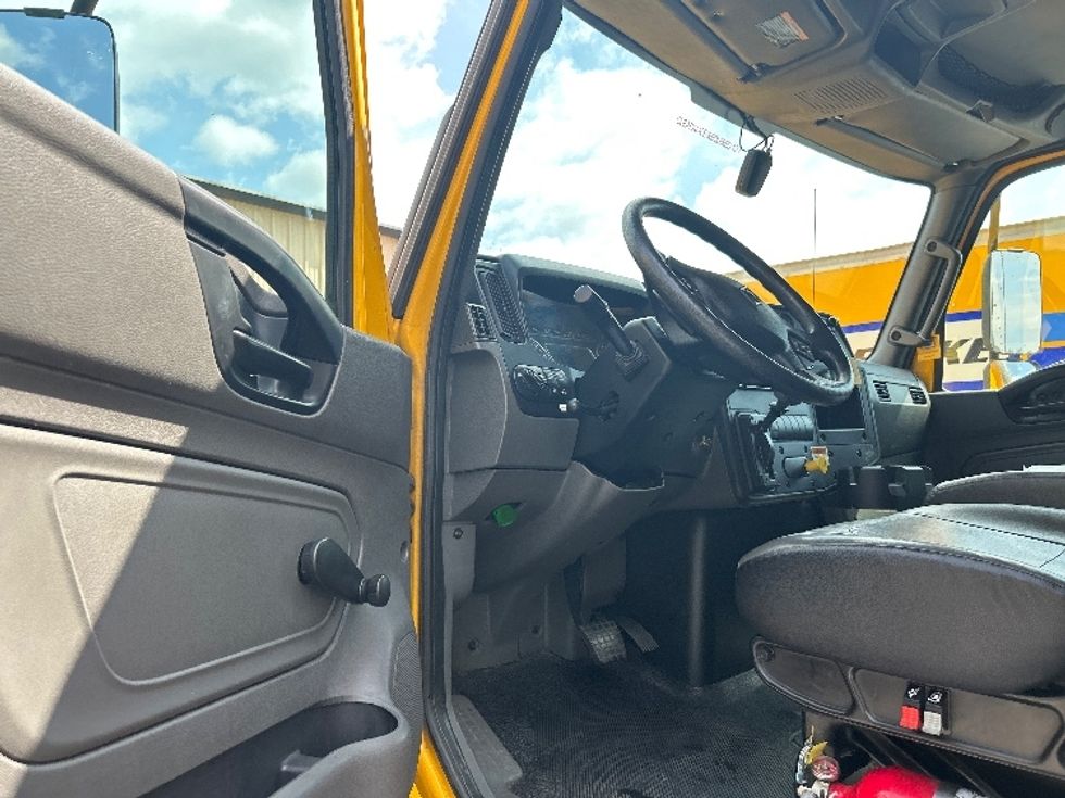 Medium Duty Box Truck-Light and Medium Duty Trucks-International-2021-MV607-Anderson-SC-253,887\n\t\tmiles-$ 32,500 - Image 15