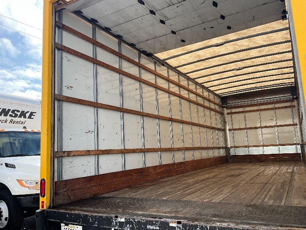 Medium Duty Box Truck-Light and Medium Duty Trucks-International-2021-MV607-Apopka-FL-155,943\n\t\tmiles-$ 47,750 - Image 11