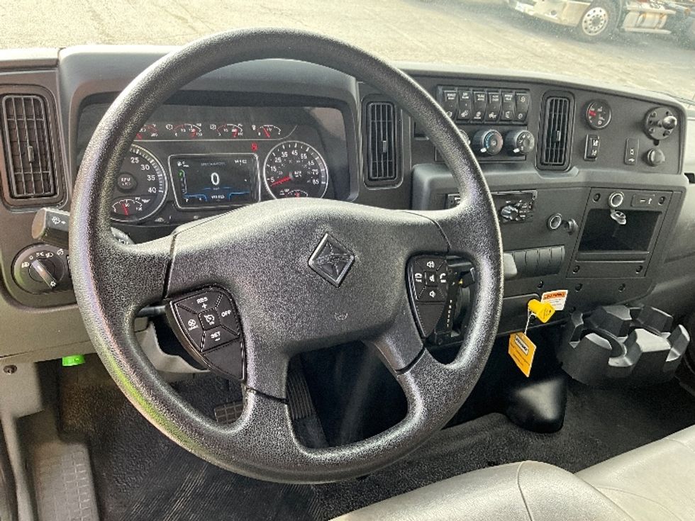 Medium Duty Box Truck-Light and Medium Duty Trucks-International-2021-MV607-Apopka-FL-155,943\n\t\tmiles-$ 47,750 - Image 18