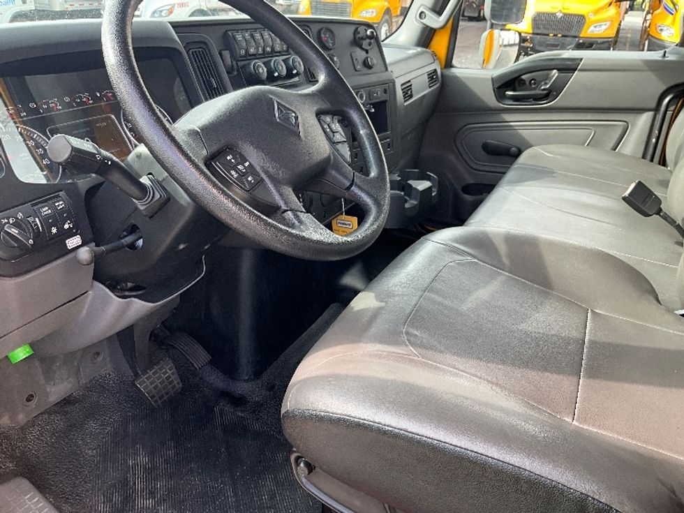 Medium Duty Box Truck-Light and Medium Duty Trucks-International-2021-MV607-Apopka-FL-155,943\n\t\tmiles-$ 47,750 - Image 19