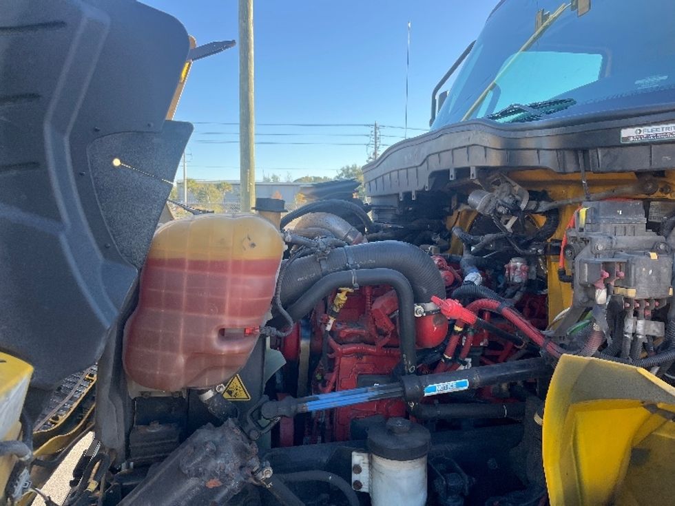 Medium Duty Box Truck-Light and Medium Duty Trucks-International-2021-MV607-Apopka-FL-155,943\n\t\tmiles-$ 47,750 - Image 24