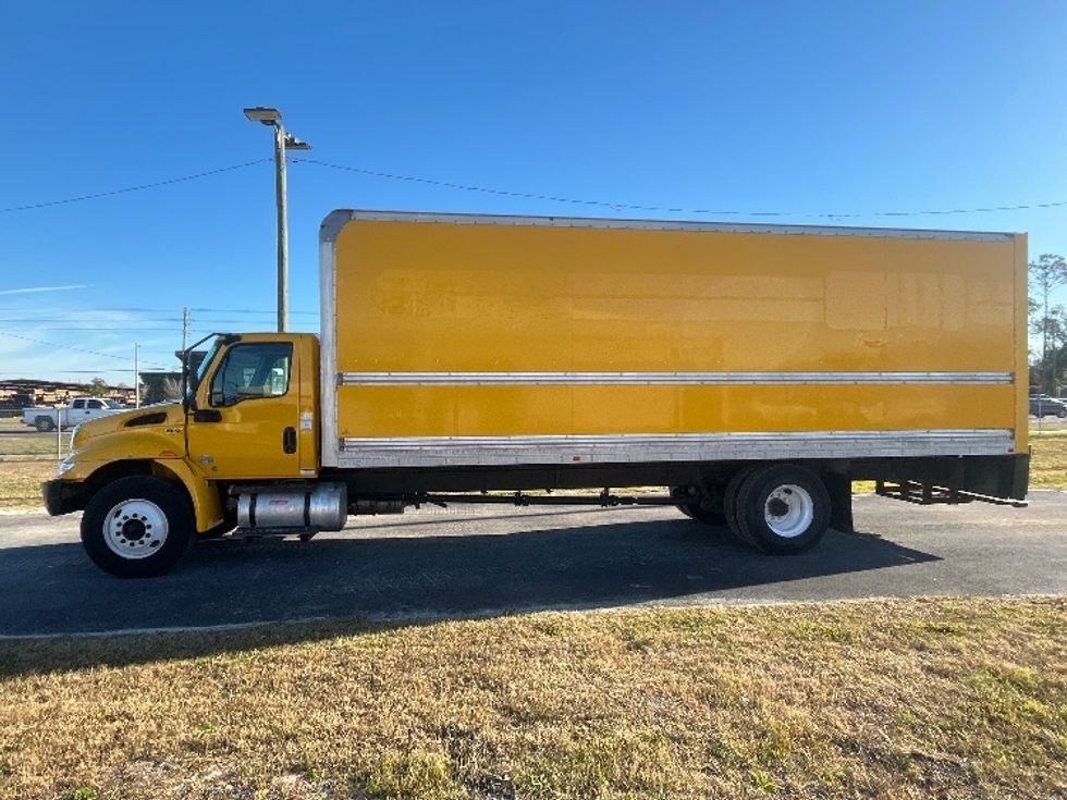 Medium Duty Box Truck-Light and Medium Duty Trucks-International-2021-MV607-Apopka-FL-155,943\n\t\tmiles-$ 47,750 - Image 4