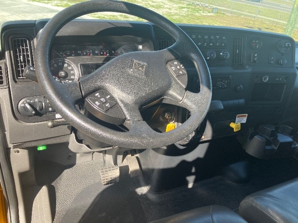 Medium Duty Box Truck-Light and Medium Duty Trucks-International-2021-MV607-Apopka-FL-174,305\n\t\tmiles-$ 46,000 - Image 17