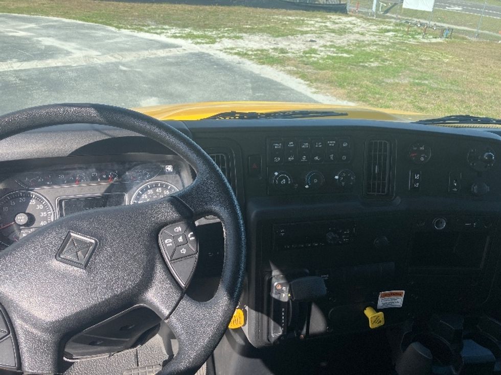 Medium Duty Box Truck-Light and Medium Duty Trucks-International-2021-MV607-Apopka-FL-174,305\n\t\tmiles-$ 46,000 - Image 18