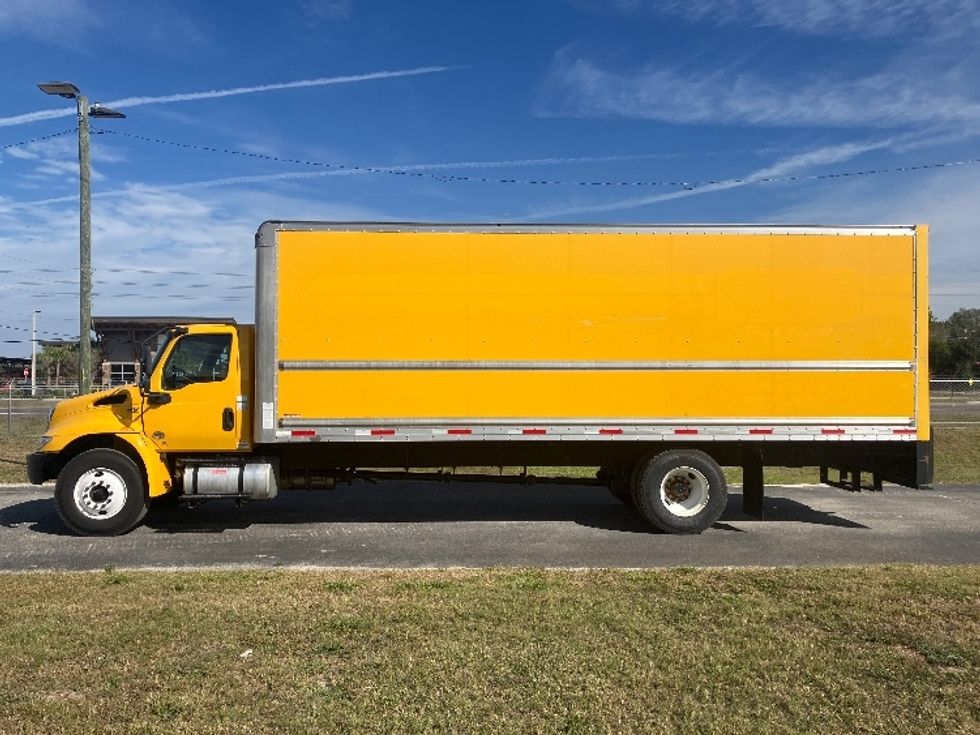 Medium Duty Box Truck-Light and Medium Duty Trucks-International-2021-MV607-Apopka-FL-174,305\n\t\tmiles-$ 46,000 - Image 4