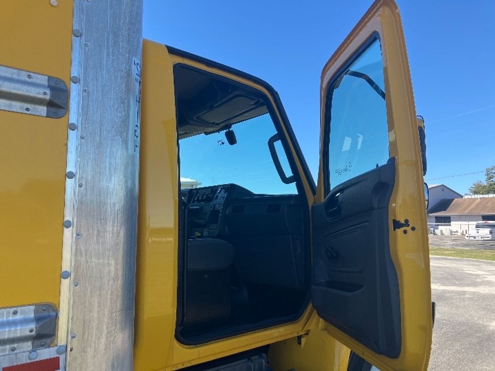 Medium Duty Box Truck-Light and Medium Duty Trucks-International-2021-MV607-Apopka-FL-182,721\n\t\tmiles-$ 44,750 - Image 20