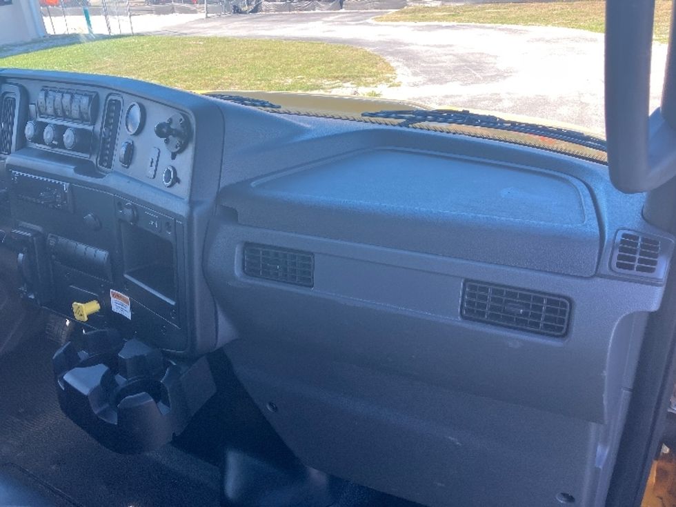 Medium Duty Box Truck-Light and Medium Duty Trucks-International-2021-MV607-Apopka-FL-182,721\n\t\tmiles-$ 44,750 - Image 21