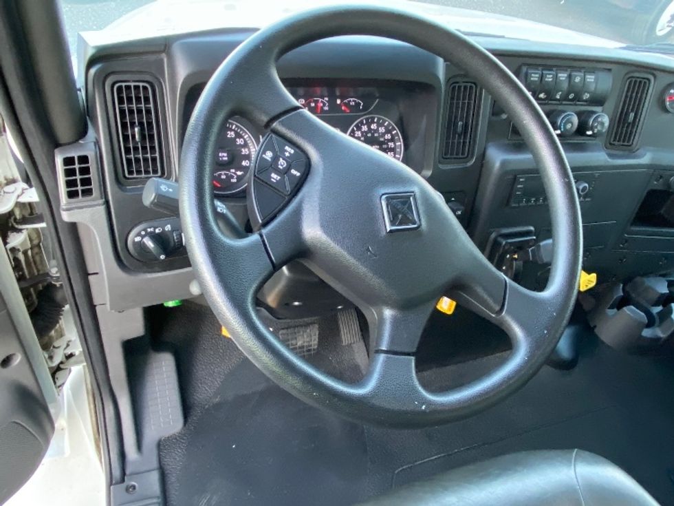 Medium Duty Box Truck-Light and Medium Duty Trucks-International-2021-MV607-Apopka-FL-19,881\n\t\tmiles-$ 68,000 - Image 17
