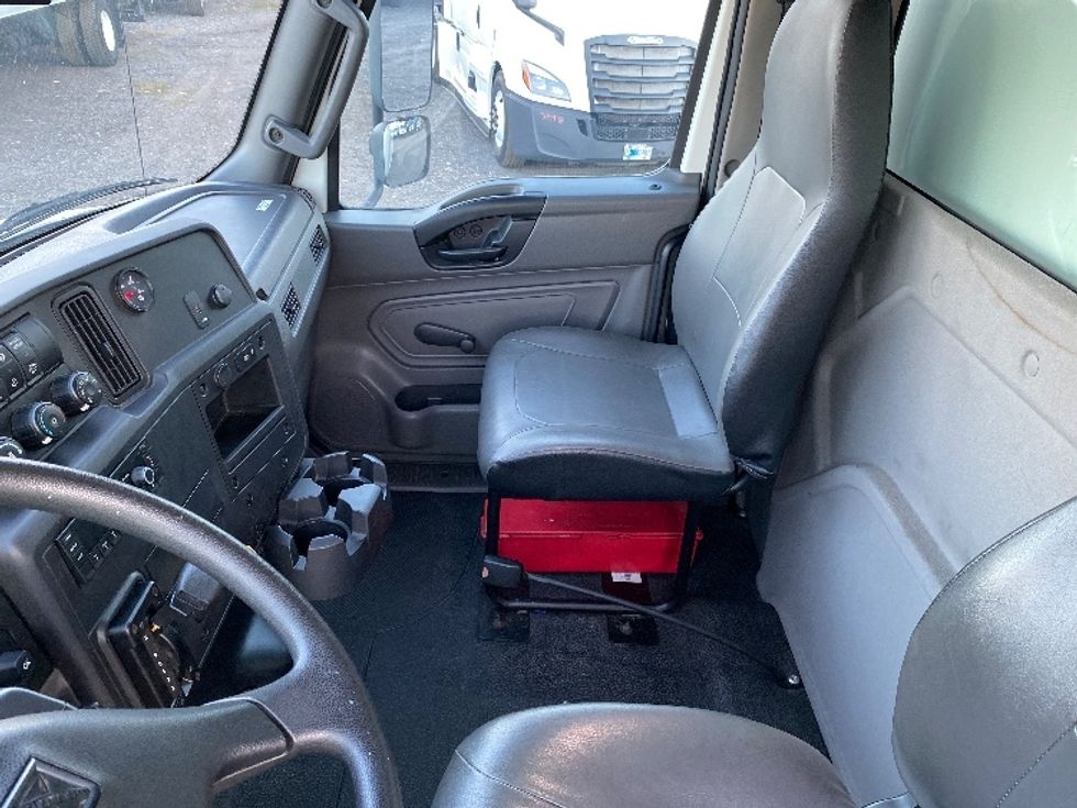 Medium Duty Box Truck-Light and Medium Duty Trucks-International-2021-MV607-Apopka-FL-19,881\n\t\tmiles-$ 68,000 - Image 19