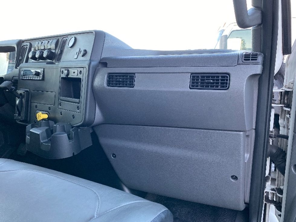 Medium Duty Box Truck-Light and Medium Duty Trucks-International-2021-MV607-Apopka-FL-19,881\n\t\tmiles-$ 68,000 - Image 21