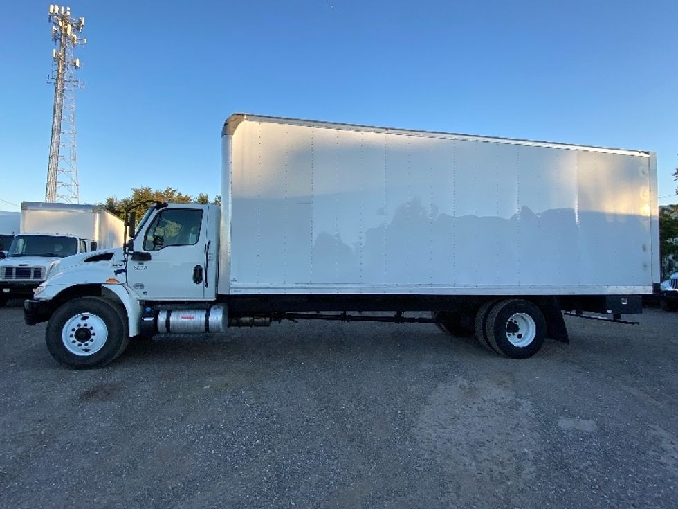 Medium Duty Box Truck-Light and Medium Duty Trucks-International-2021-MV607-Apopka-FL-19,881\n\t\tmiles-$ 68,000 - Image 4
