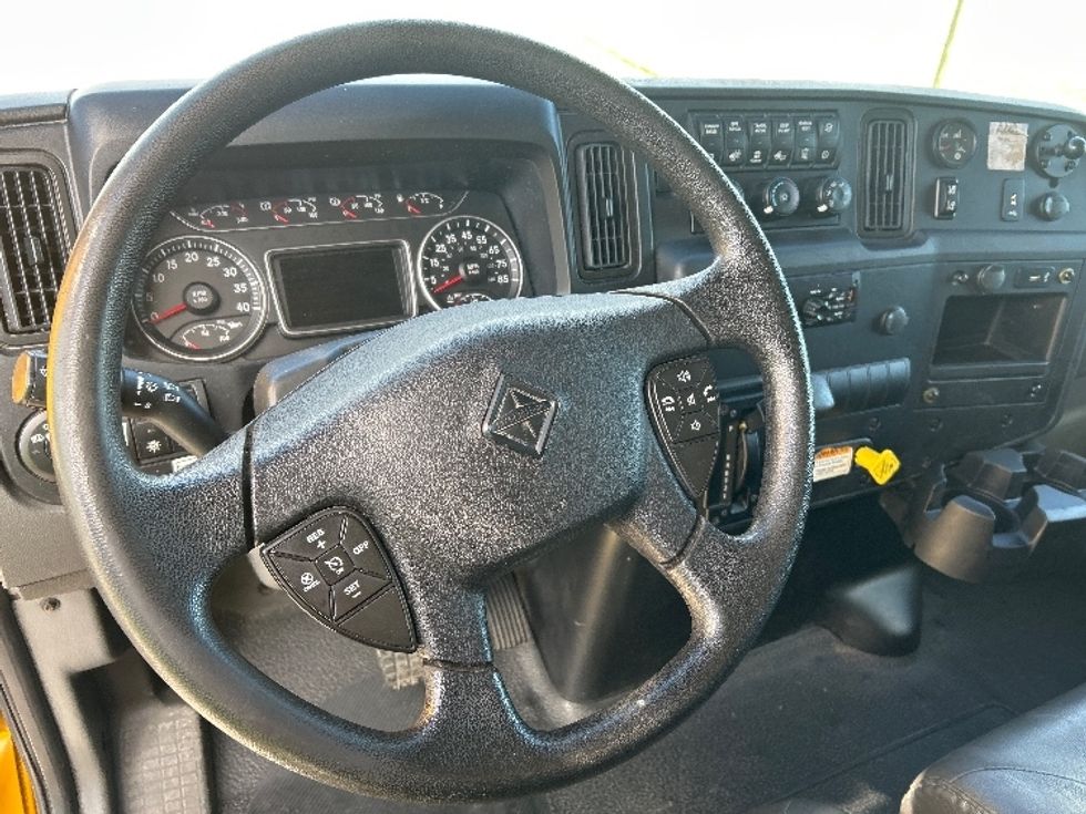 Medium Duty Box Truck-Light and Medium Duty Trucks-International-2021-MV607-Apopka-FL-207,374\n\t\tmiles-$ 41,250 - Image 17