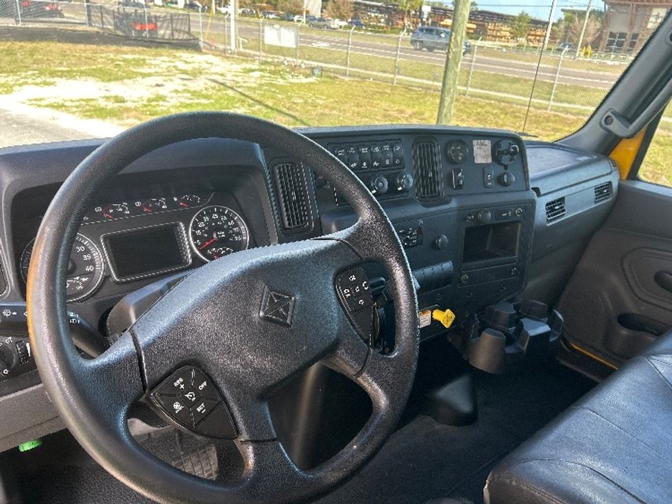 Medium Duty Box Truck-Light and Medium Duty Trucks-International-2021-MV607-Apopka-FL-207,374\n\t\tmiles-$ 41,250 - Image 18