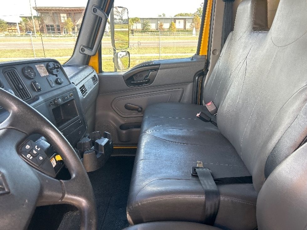 Medium Duty Box Truck-Light and Medium Duty Trucks-International-2021-MV607-Apopka-FL-207,374\n\t\tmiles-$ 41,250 - Image 19