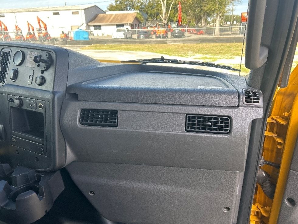 Medium Duty Box Truck-Light and Medium Duty Trucks-International-2021-MV607-Apopka-FL-207,374\n\t\tmiles-$ 41,250 - Image 21