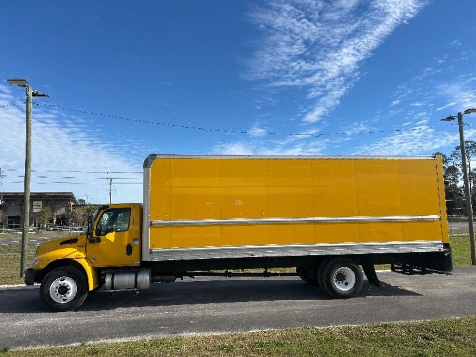Medium Duty Box Truck-Light and Medium Duty Trucks-International-2021-MV607-Apopka-FL-207,374\n\t\tmiles-$ 41,250 - Image 4