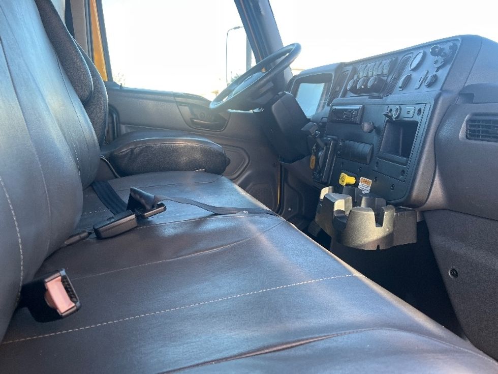 Medium Duty Box Truck-Light and Medium Duty Trucks-International-2021-MV607-Apopka-FL-217,470\n\t\tmiles-$ 38,750 - Image 22