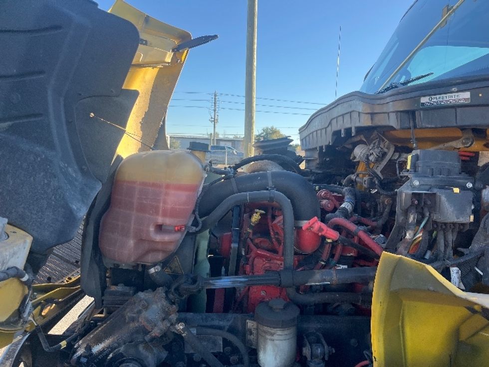 Medium Duty Box Truck-Light and Medium Duty Trucks-International-2021-MV607-Apopka-FL-217,470\n\t\tmiles-$ 38,750 - Image 24