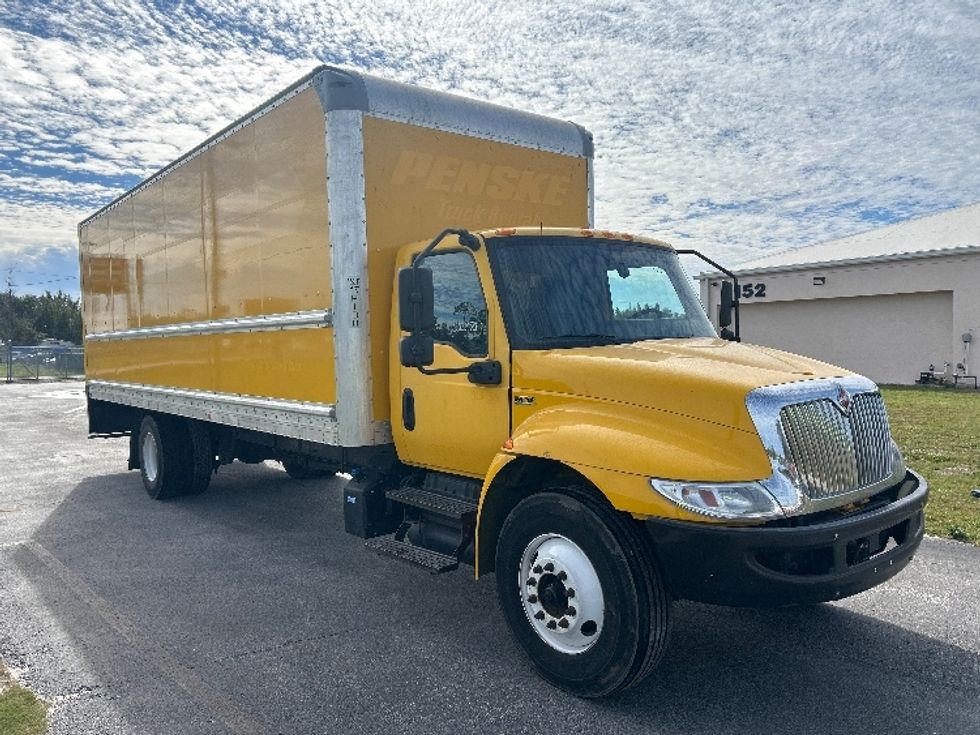 Medium Duty Box Truck-Light and Medium Duty Trucks-International-2021-MV607-Apopka-FL-223,051\n\t\tmiles-$ 39,000 - Image 1
