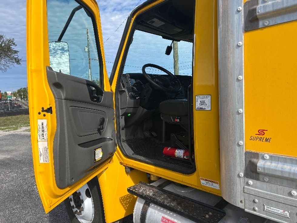 Medium Duty Box Truck-Light and Medium Duty Trucks-International-2021-MV607-Apopka-FL-223,051\n\t\tmiles-$ 39,000 - Image 16