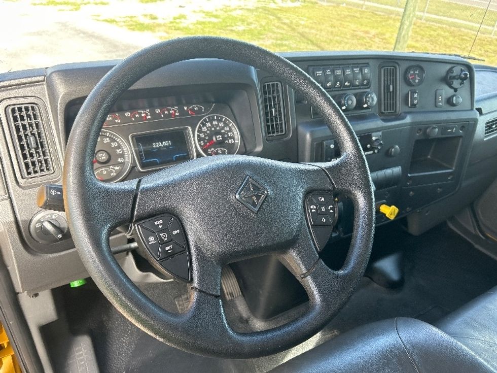 Medium Duty Box Truck-Light and Medium Duty Trucks-International-2021-MV607-Apopka-FL-223,051\n\t\tmiles-$ 39,000 - Image 17