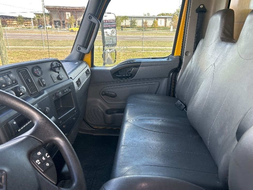 Medium Duty Box Truck-Light and Medium Duty Trucks-International-2021-MV607-Apopka-FL-223,051\n\t\tmiles-$ 39,000 - Image 19