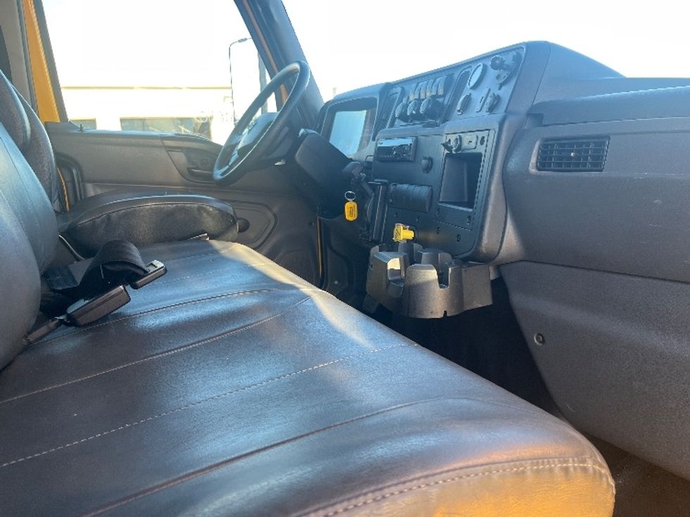 Medium Duty Box Truck-Light and Medium Duty Trucks-International-2021-MV607-Apopka-FL-225,497\n\t\tmiles-$ 37,500 - Image 22
