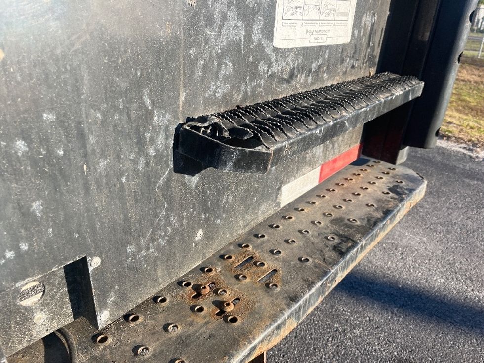 Medium Duty Box Truck-Light and Medium Duty Trucks-International-2021-MV607-Apopka-FL-225,497\n\t\tmiles-$ 37,500 - Image 28