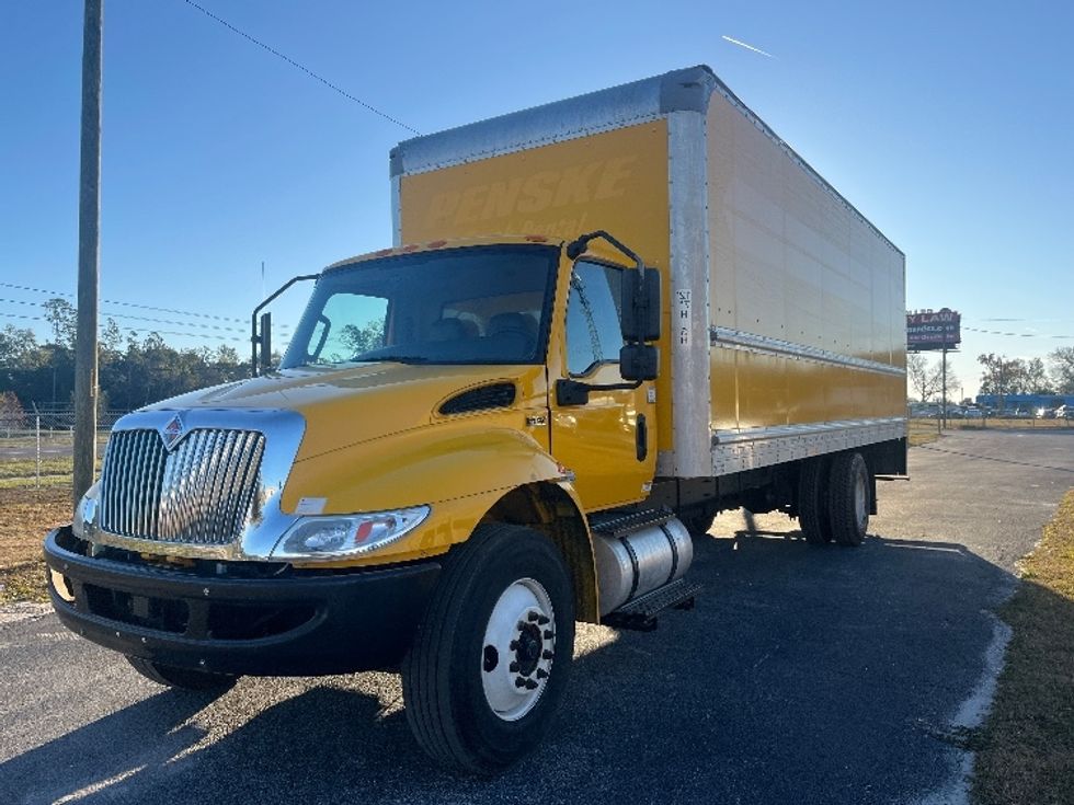 Medium Duty Box Truck-Light and Medium Duty Trucks-International-2021-MV607-Apopka-FL-225,497\n\t\tmiles-$ 37,500 - Image 3