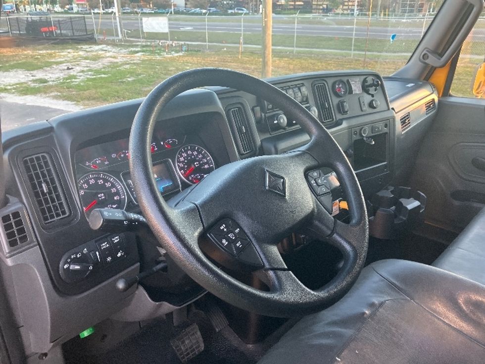 Medium Duty Box Truck-Light and Medium Duty Trucks-International-2021-MV607-Apopka-FL-232,707\n\t\tmiles-$ 37,500 - Image 17