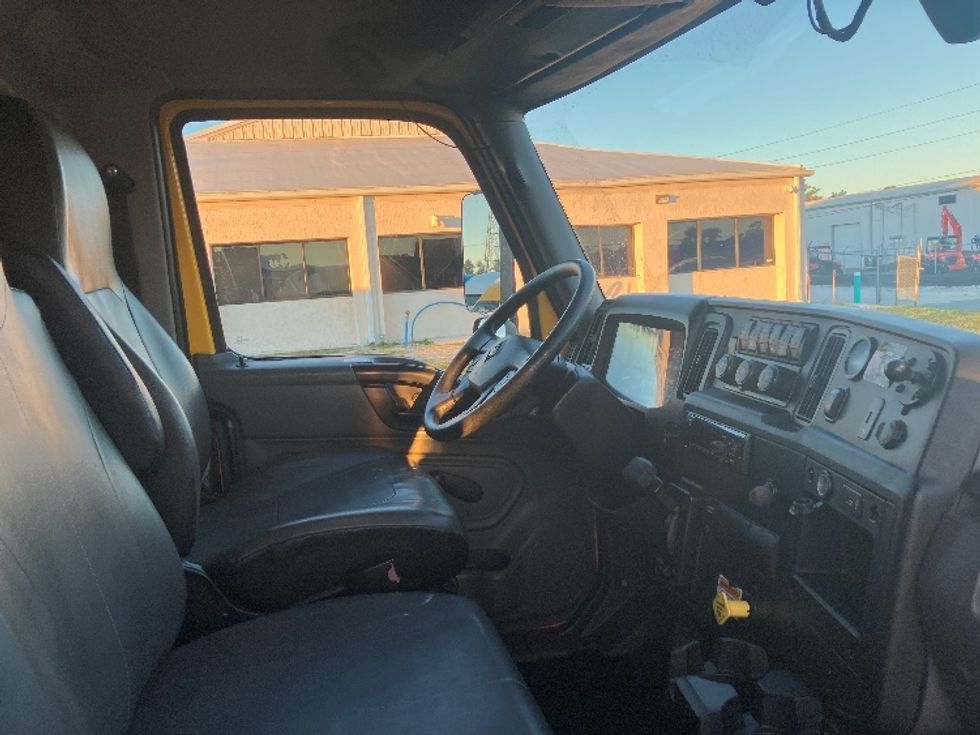 Medium Duty Box Truck-Light and Medium Duty Trucks-International-2021-MV607-Apopka-FL-232,707\n\t\tmiles-$ 37,500 - Image 22