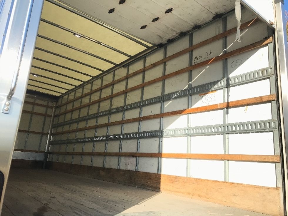 Medium Duty Box Truck-Light and Medium Duty Trucks-International-2021-MV607-Arlington-TX-222,580\n\t\tmiles-$ 46,250 - Image 12
