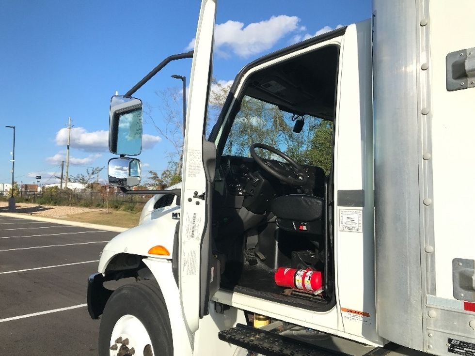 Medium Duty Box Truck-Light and Medium Duty Trucks-International-2021-MV607-Arlington-TX-222,580\n\t\tmiles-$ 46,250 - Image 16