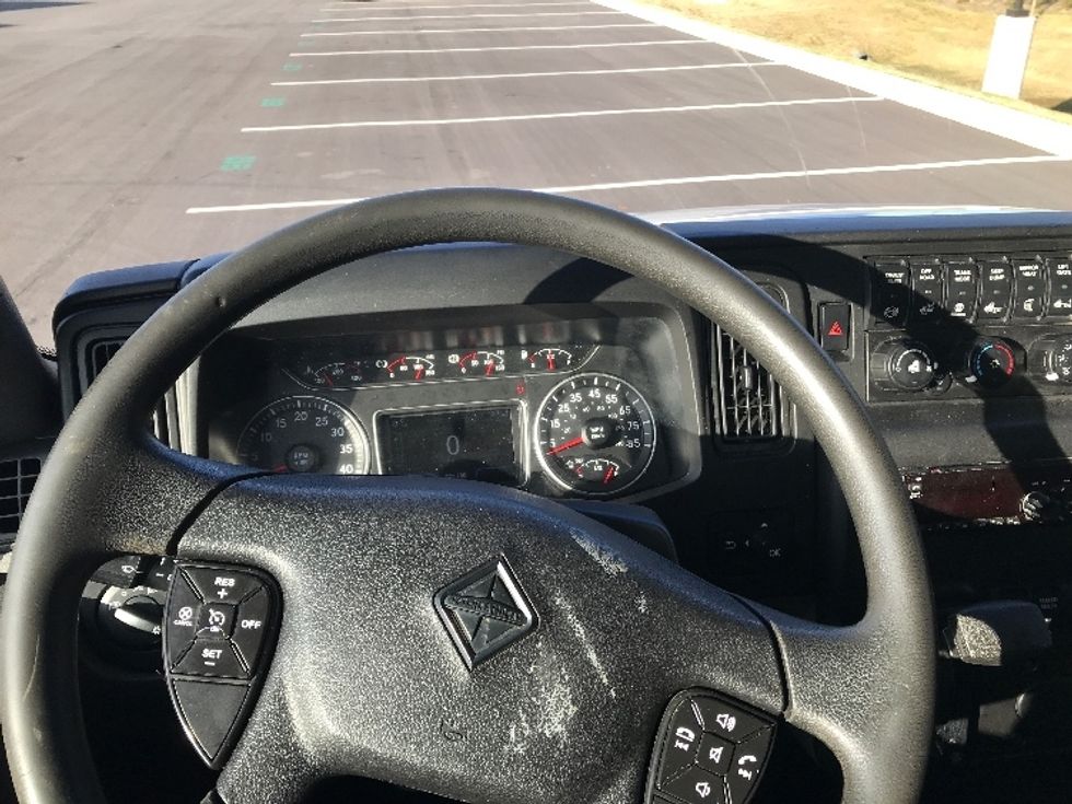 Medium Duty Box Truck-Light and Medium Duty Trucks-International-2021-MV607-Arlington-TX-222,580\n\t\tmiles-$ 46,250 - Image 18