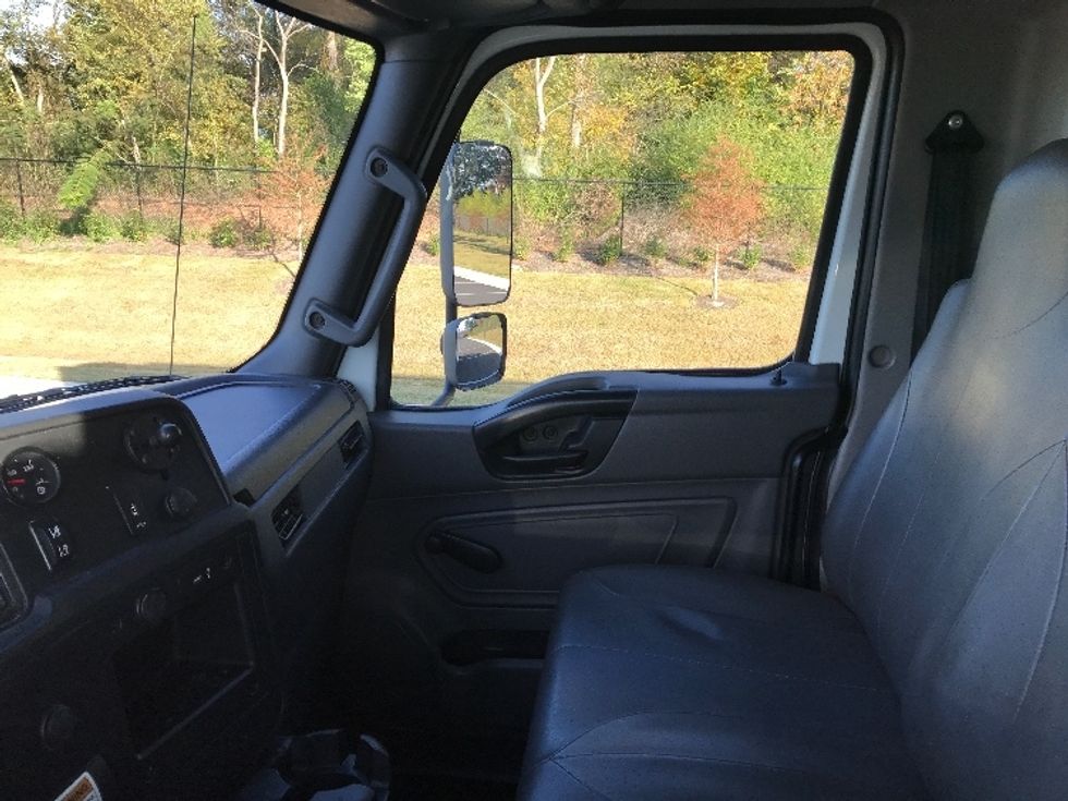 Medium Duty Box Truck-Light and Medium Duty Trucks-International-2021-MV607-Arlington-TX-222,580\n\t\tmiles-$ 46,250 - Image 19
