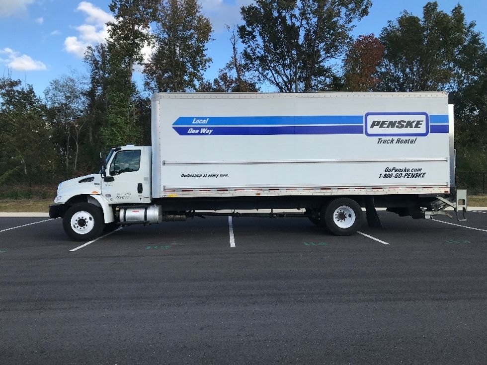 Medium Duty Box Truck-Light and Medium Duty Trucks-International-2021-MV607-Arlington-TX-222,580\n\t\tmiles-$ 46,250 - Image 4