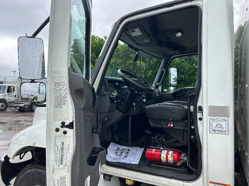 Medium Duty Box Truck-Light and Medium Duty Trucks-International-2021-MV607-Arlington-TX-247,131\n\t\tmiles-$ 41,750 - Image 16
