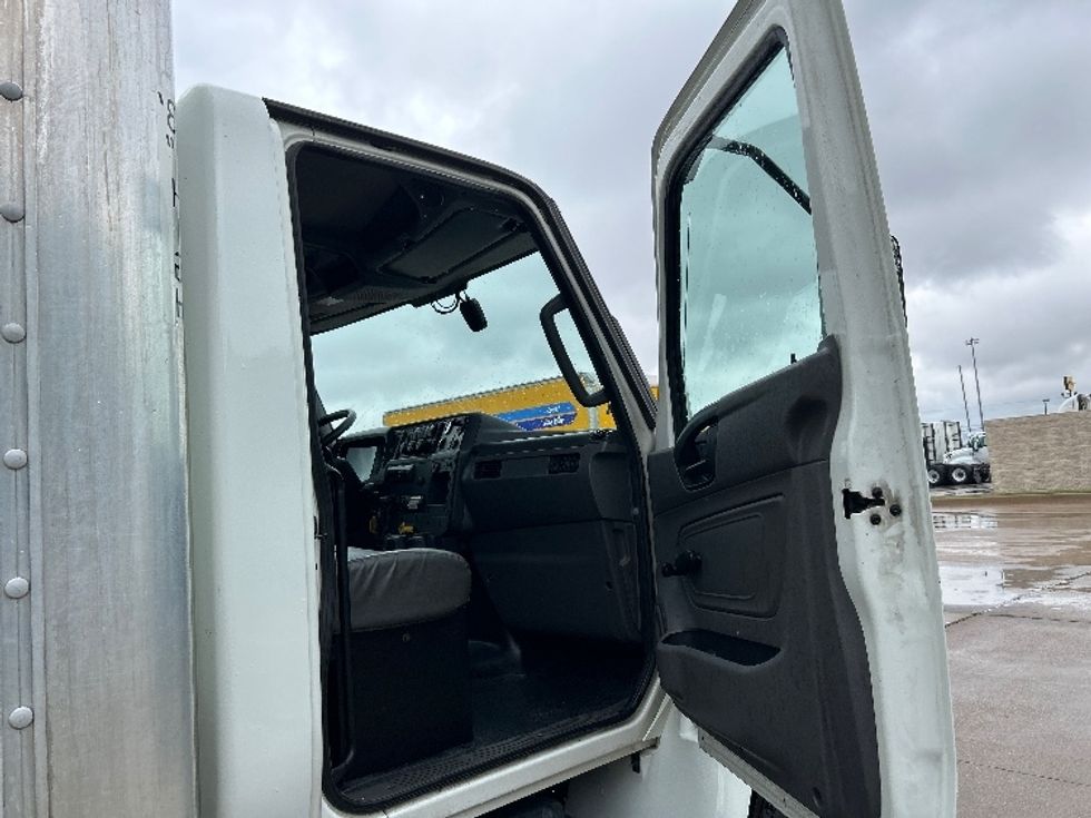 Medium Duty Box Truck-Light and Medium Duty Trucks-International-2021-MV607-Arlington-TX-247,131\n\t\tmiles-$ 41,750 - Image 20