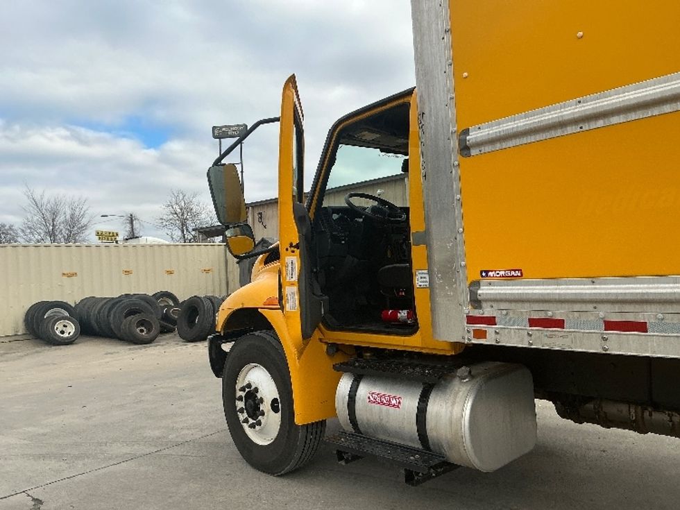 Medium Duty Box Truck-Light and Medium Duty Trucks-International-2021-MV607-Atlanta (Forest Park)-GA-171,489\n\t\tmiles-$ 43,000 - Image 16