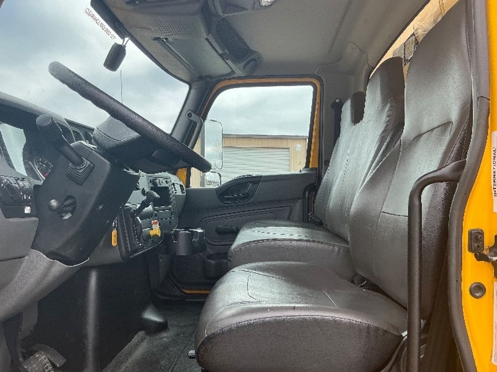 Medium Duty Box Truck-Light and Medium Duty Trucks-International-2021-MV607-Atlanta (Forest Park)-GA-171,489\n\t\tmiles-$ 43,000 - Image 19