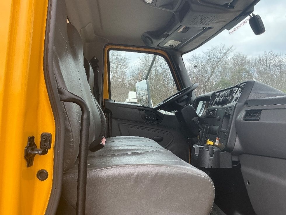 Medium Duty Box Truck-Light and Medium Duty Trucks-International-2021-MV607-Atlanta (Forest Park)-GA-171,489\n\t\tmiles-$ 43,000 - Image 22