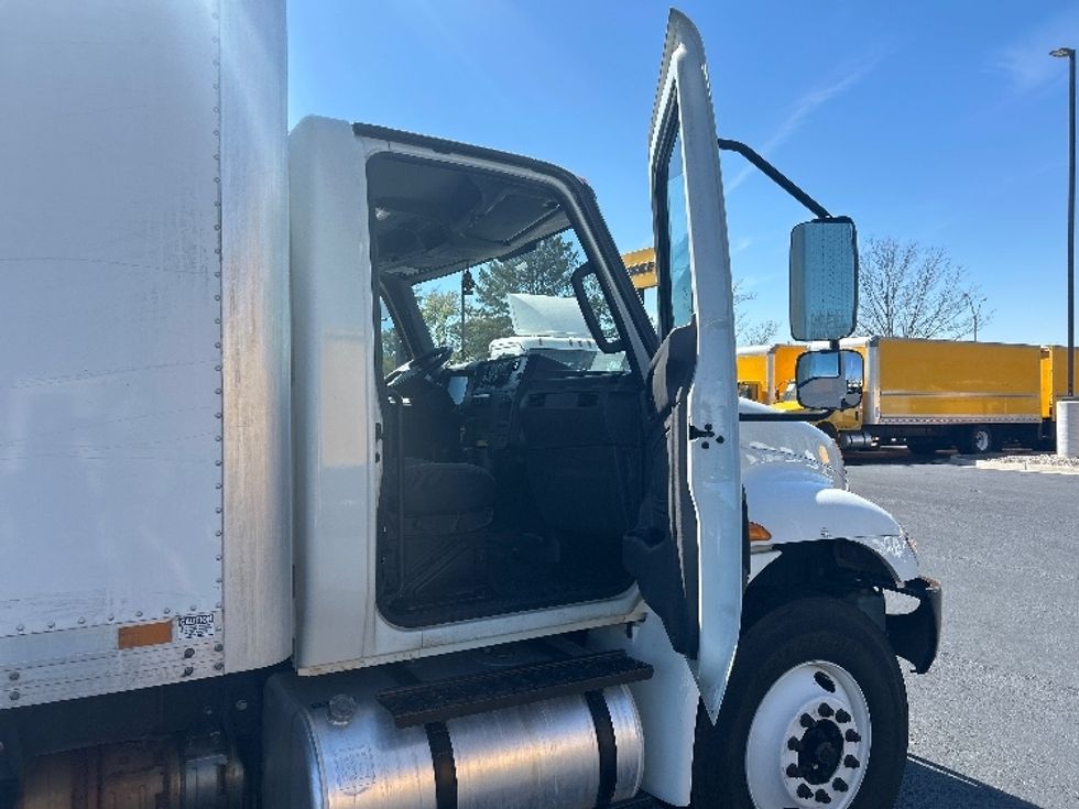 Medium Duty Box Truck-Light and Medium Duty Trucks-International-2021-MV607-Atlanta (Forest Park)-GA-191,633\n\t\tmiles-$ 55,500 - Image 20