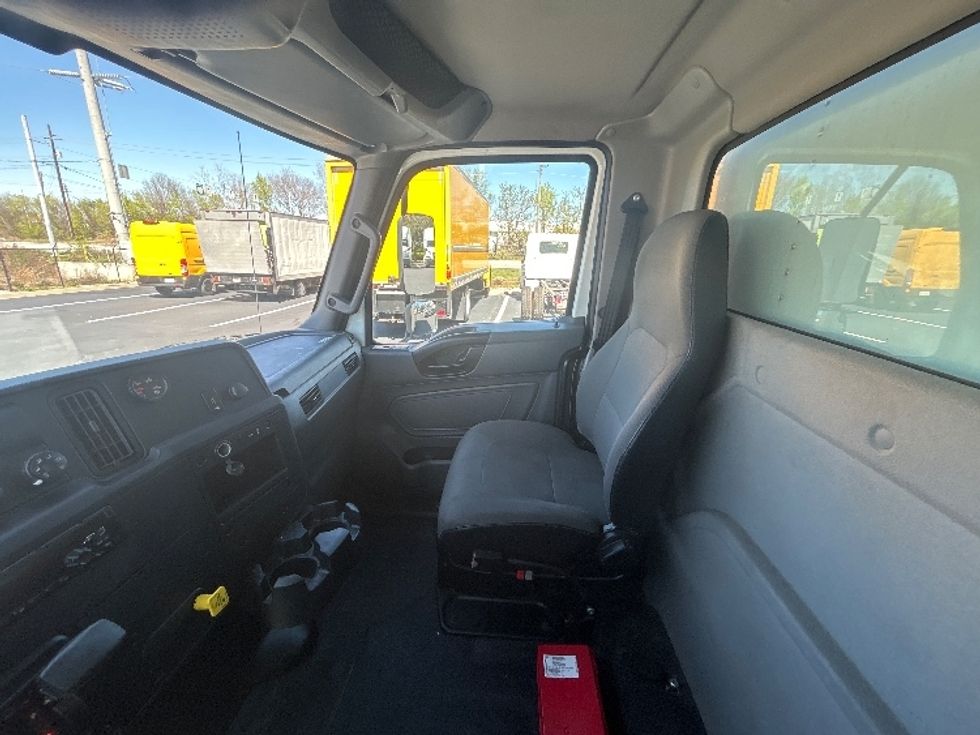 Medium Duty Box Truck-Light and Medium Duty Trucks-International-2021-MV607-Atlanta (Forest Park)-GA-191,633\n\t\tmiles-$ 55,500 - Image 19