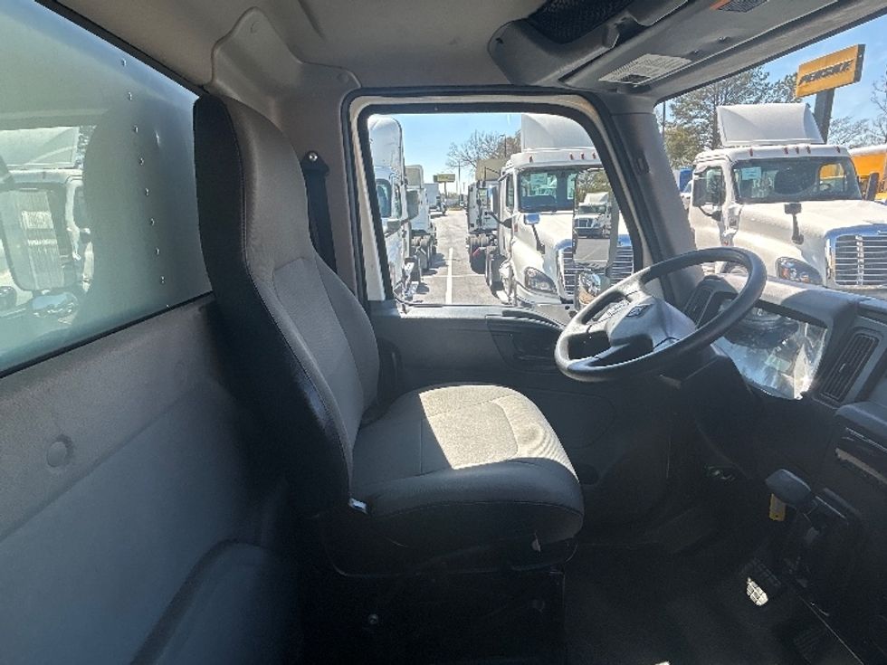 Medium Duty Box Truck-Light and Medium Duty Trucks-International-2021-MV607-Atlanta (Forest Park)-GA-191,633\n\t\tmiles-$ 55,500 - Image 22