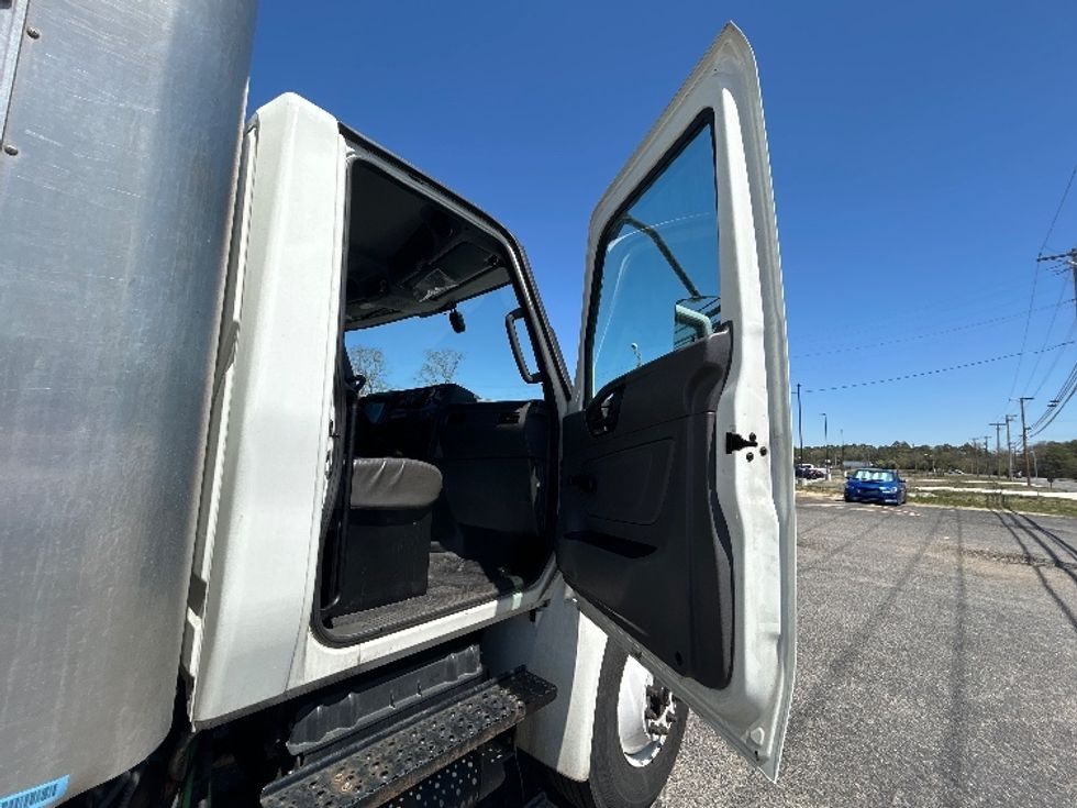 Medium Duty Box Truck-Light and Medium Duty Trucks-International-2021-MV607-Atlanta (Forest Park)-GA-195,216\n\t\tmiles-$ 56,500 - Image 19