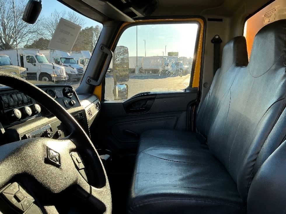 Medium Duty Box Truck-Light and Medium Duty Trucks-International-2021-MV607-Atlanta (Forest Park)-GA-201,098\n\t\tmiles-$ 44,000 - Image 19