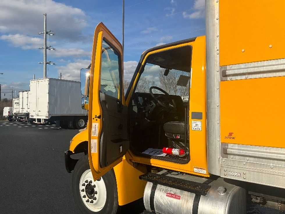 Medium Duty Box Truck-Light and Medium Duty Trucks-International-2021-MV607-Atlanta (Forest Park)-GA-207,191\n\t\tmiles-$ 44,000 - Image 16