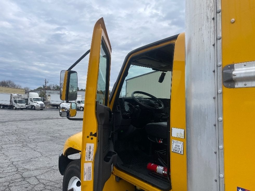 Medium Duty Box Truck-Light and Medium Duty Trucks-International-2021-MV607-Atlanta (Forest Park)-GA-215,760\n\t\tmiles-$ 38,750 - Image 15